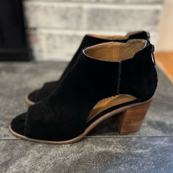 Lucky Brand Udine  Suede Sandal Bootie Size 6 ½ - Picture 3 of 9